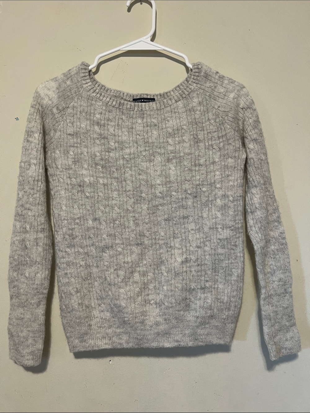Brandy Melville Women’s Light Gray Cable-Knit Crewneck Sweater